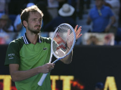 Medvedev preokretom do četvrtfinala mastersa u Parizu