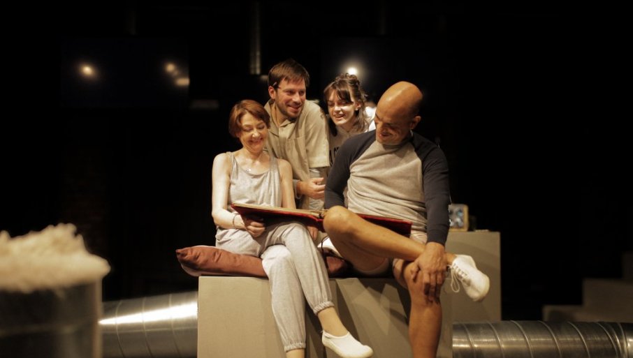 „REŽIM ISCELJENJA” TANJE ŠLJIVAR PREMIJERNO U ATELJEU 212