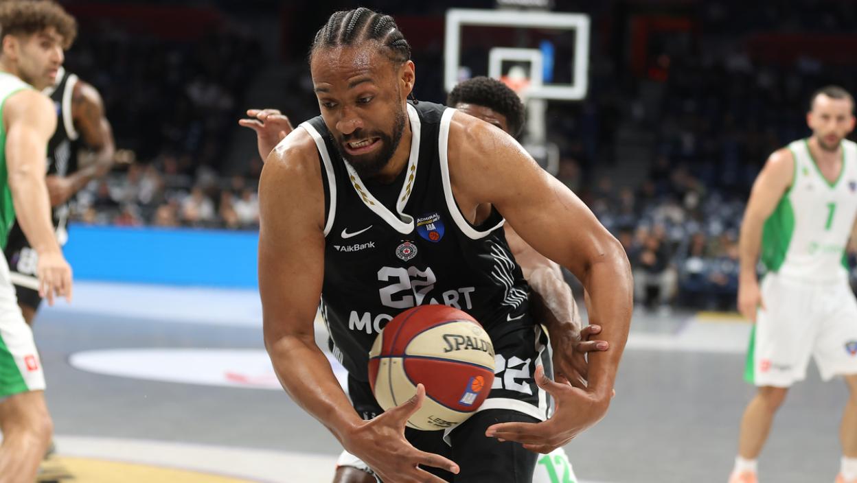 PARKER OTIŠAO S KOFERIMA! Grobari u šoku, Žoc ga nije uveo u igru protiv Barse, on s prtljagom napustio Arenu