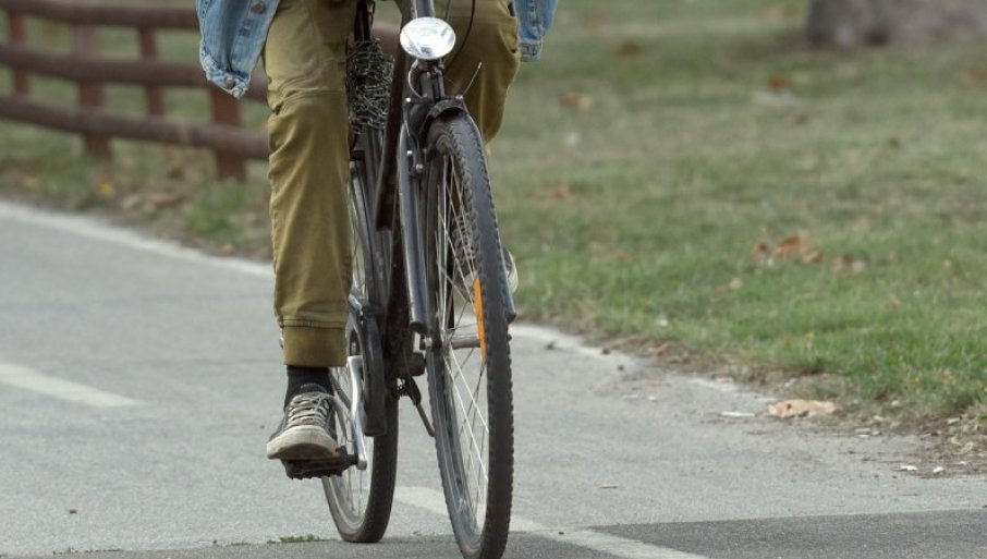 TEŠKA SAOBRAĆAJNA NESREĆA U BOGATIĆU: Milivoj (70) vozio bicikl, pa ga ubio automobil