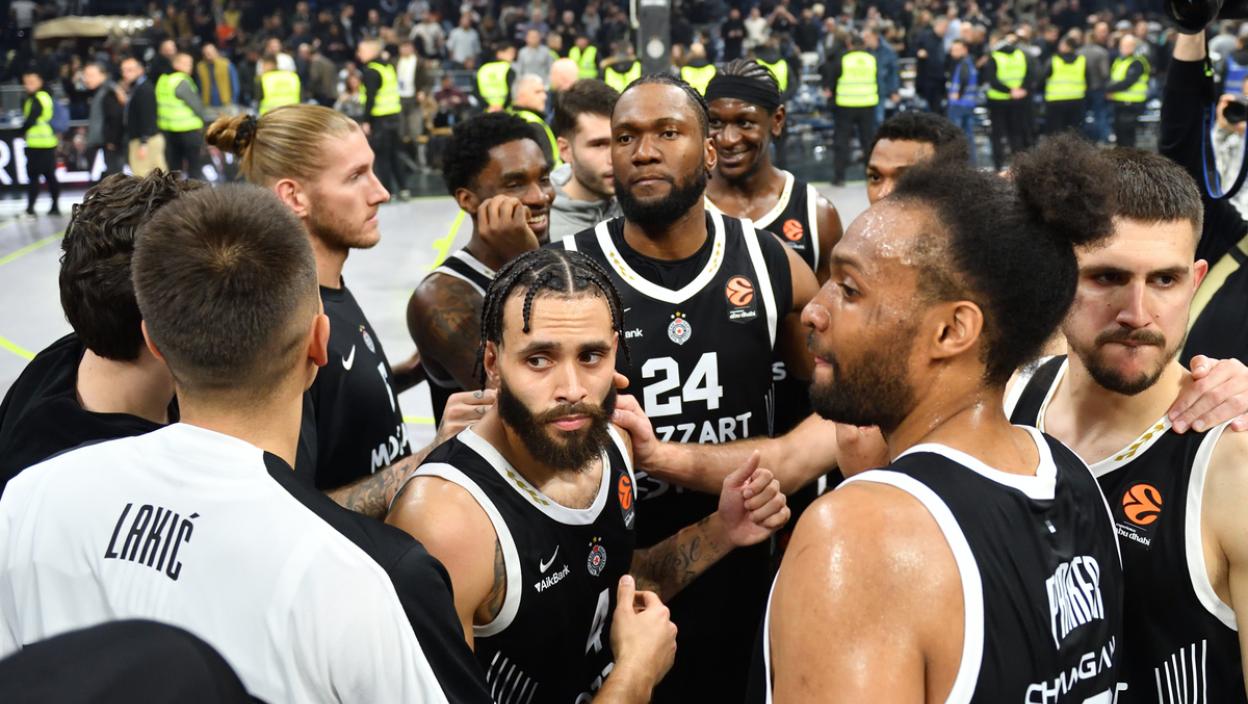 OGLASIO SE DVEJN VAŠINGTON (VIDEO)