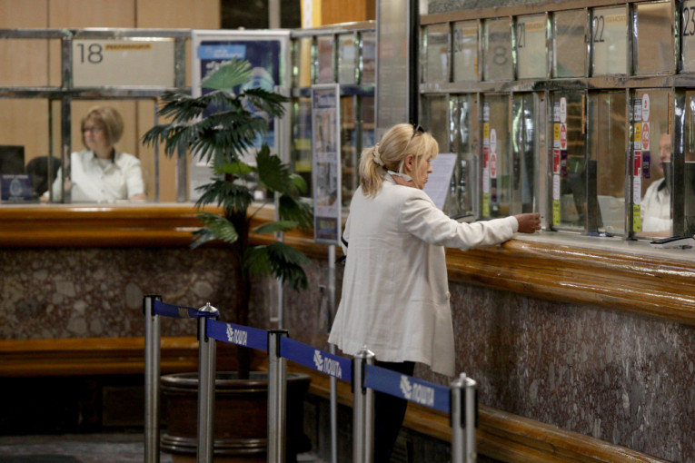 PENZIONERIMA STIŽE DODATAK NA PENZIJU! Evo kome leže 5.000 dinara i kada!