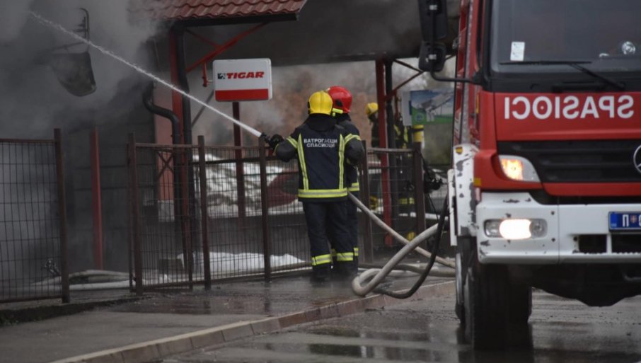 Molotovljev koktel bačen na prodavnicu zdrave hrane na Voždovcu!