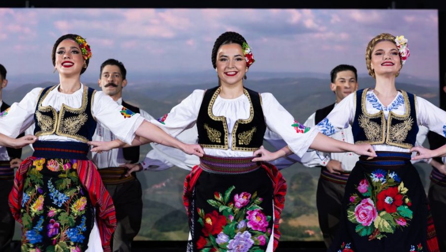 Ansambl „Skovran“ posvetio veče ključnim ličnostima scenskog folklora (FOTO)