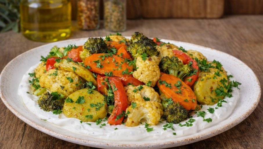 PEČENO MARINIRANO POVRĆE SA SOSOM: Bogat i pun ukus koji će se dopasti svima