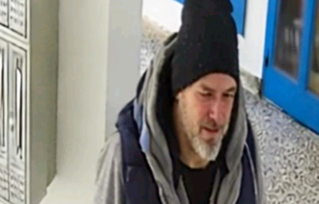 Nova fotografija napadača koji je izbo baku pred unukom