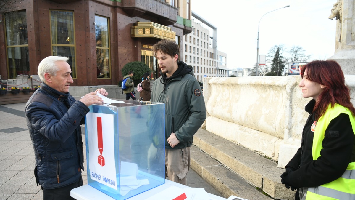 Studenti u blokadi organizuju prikupljanje potpisa za raspisivanje izbora
