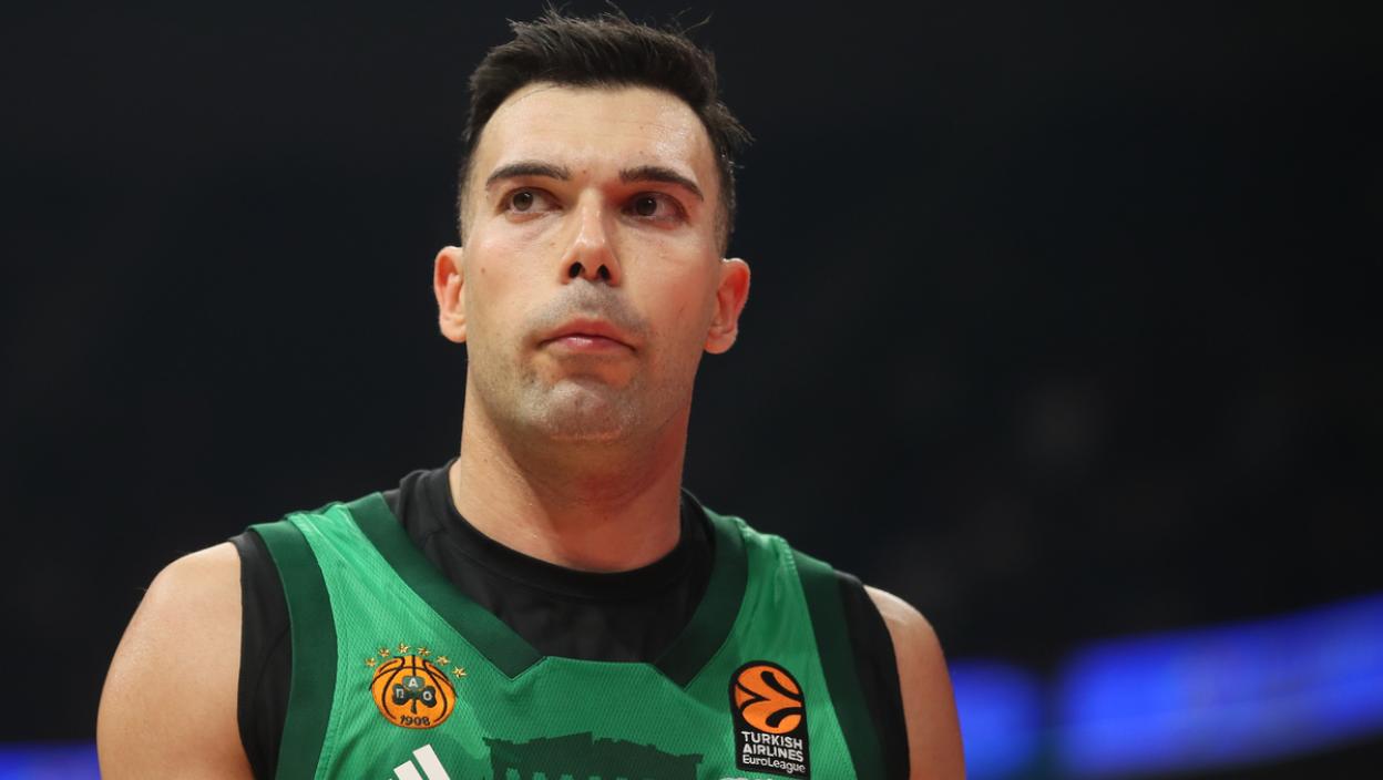 Kostas Slukas mora na pauzu