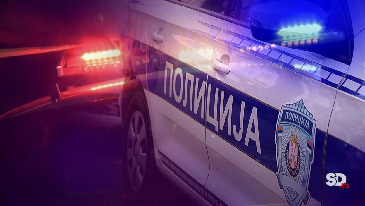 Automobil se prevrnuo, tinejdžerka (17) u životnoj opasnosti