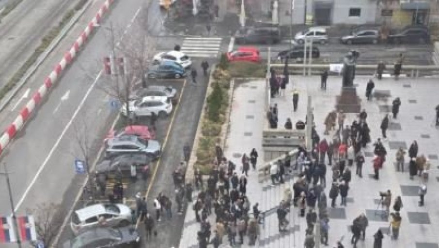 DA LI SU ONI NAŠA DECA?