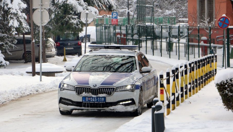 Snimale se u Kraljevu za društvene mreže dok ih je na sankama vuklo vozilo koje je išlo 30 na sat