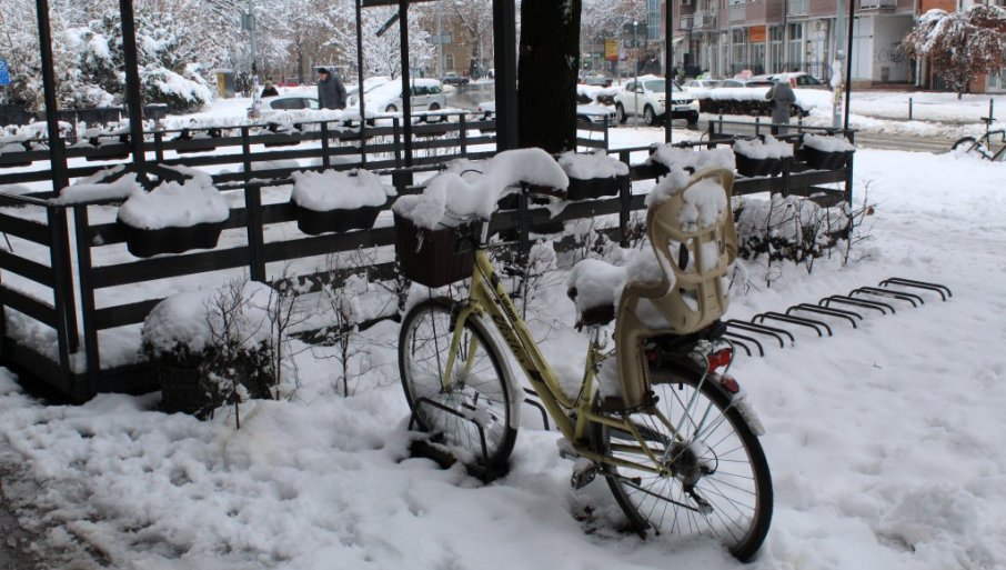 OPREZ U SAOBRAĆAJU – RHMZ: Sneg, poledica i magla otežavaju vožnju
