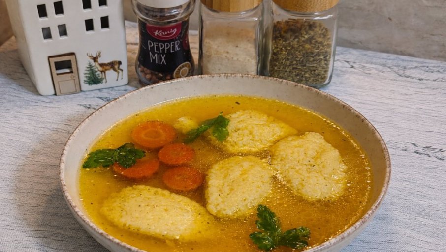 DOMAĆA ĆUREĆA SUPA SA KNEDLAMA: Lek za dušu i telo