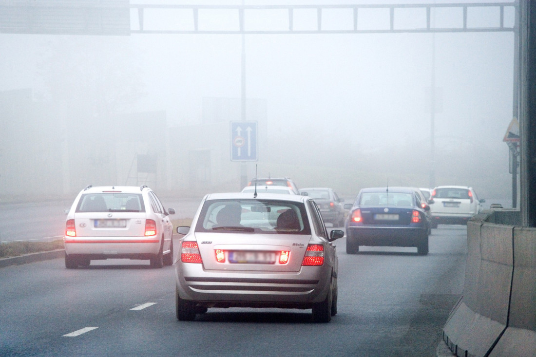 Putevi Srbije klizavi zbog ledenih dana i guste magle