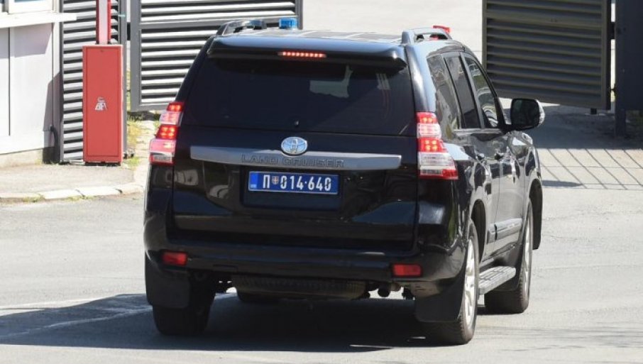 U Beograd doneli snajper, silikonske maske i eksploziv