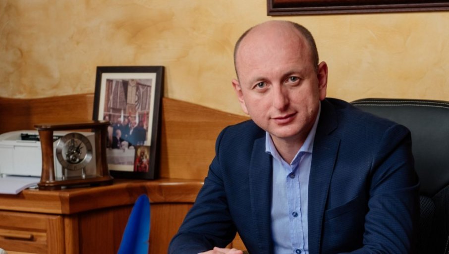 Perverznjaci i bolesnici krojili državno-pravni status Crne Gore i Srbije