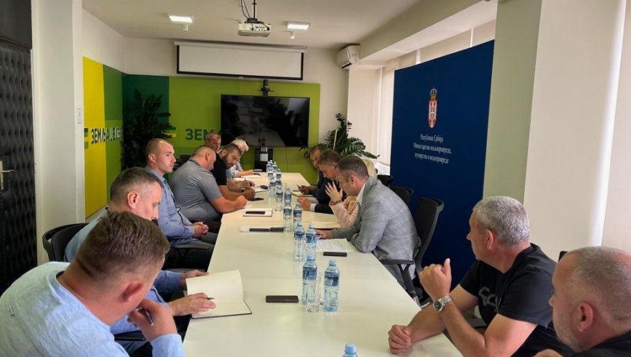 Ministar Martinović sa predstavnicima udruženja malinara i hladnjačara