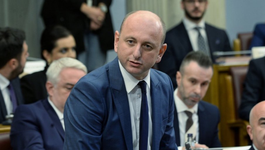 „Kad god hoćete nešto da ne završite u Crnoj Gori, formirate radnu grupu“ (VIDEO)