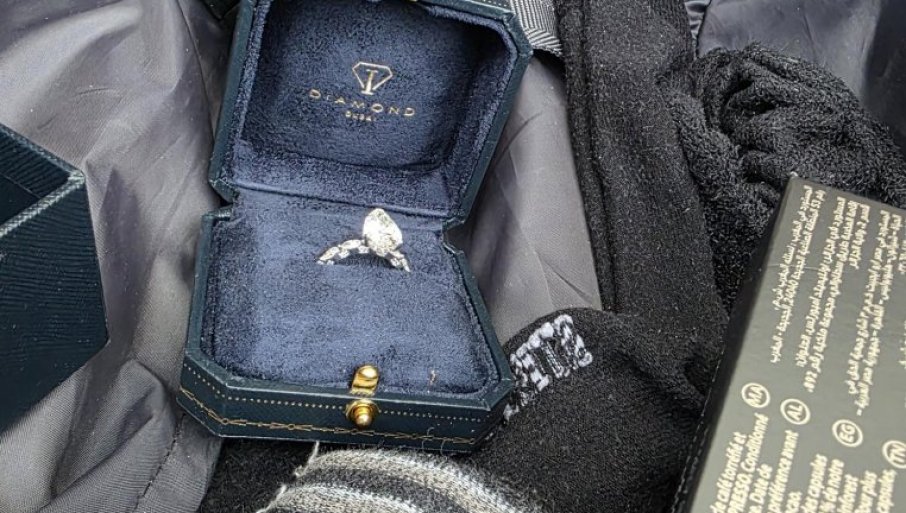 DIJAMANTSKI PRSTEN U – KOFERU: Carinici i policija na prelazu Preševo spečili krijumčarenje