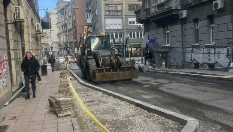 Putari sa mašinama u Vlajkovićevoj ulici i kod Bajlonijeve pijace