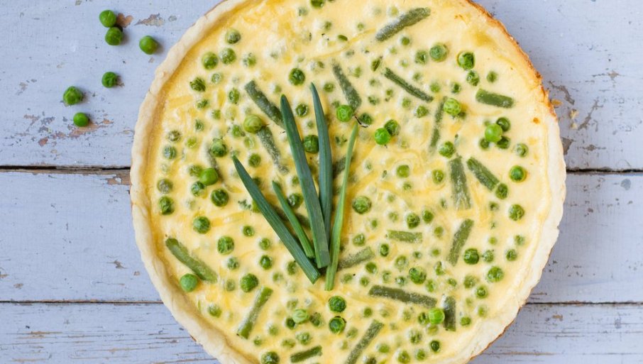 Pita sa povrćem i sirom, idealna za doručak, ili večeru