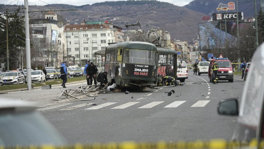 „TRAMVAJ SMRTI“ ODVEZEN SA MESTA NESREĆE: Ubio mladića i povredio još četiri osobe
