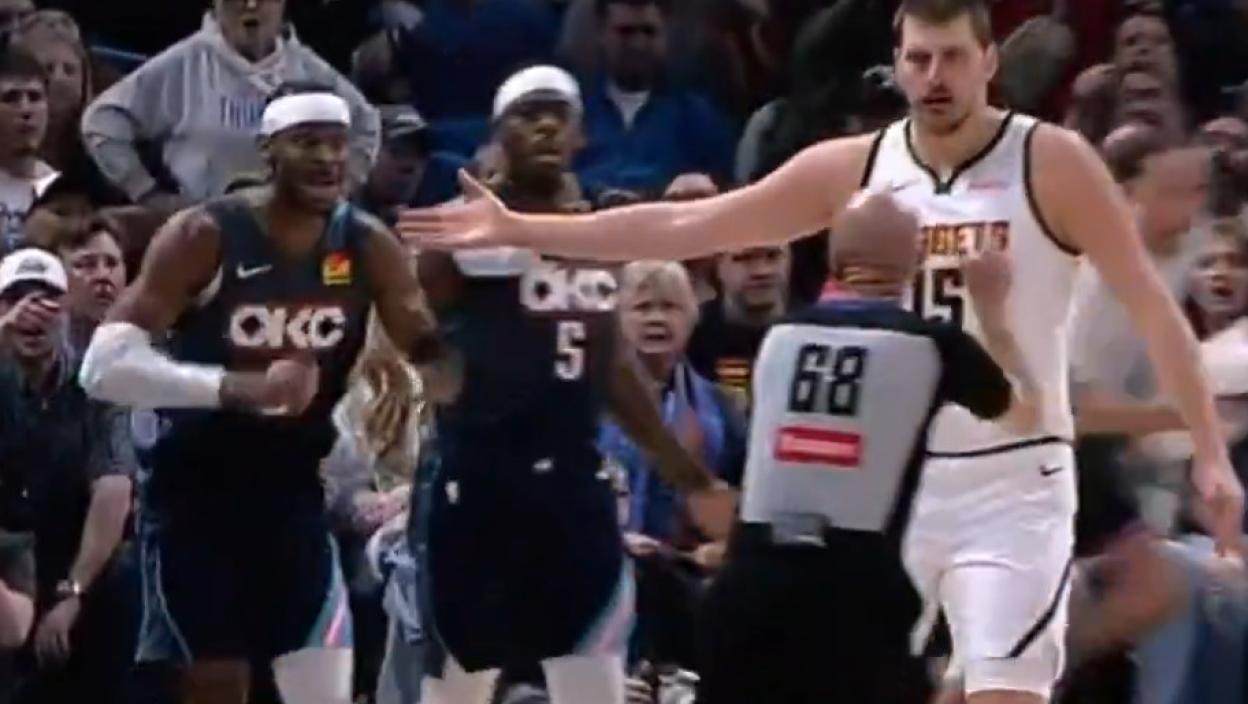 Jokiću ništa nije bilo jasno: MVP ga bez razloga gađao loptom