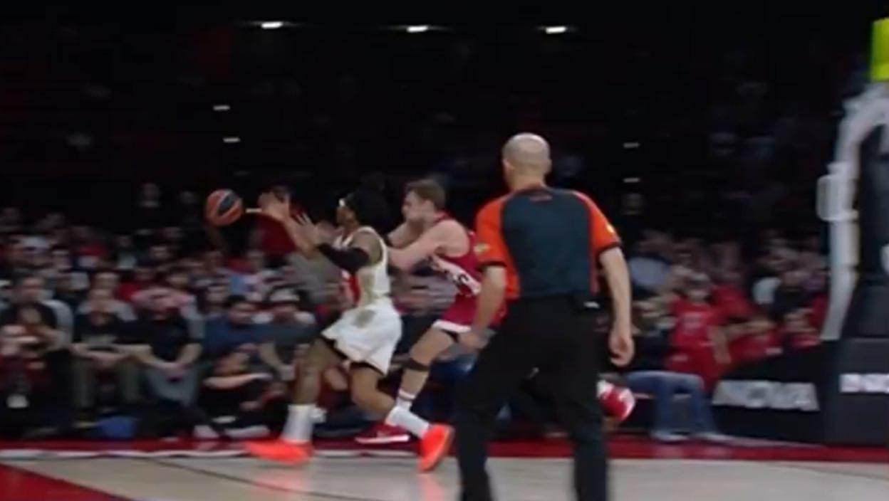 POJAVIO SE SNIMAK: Da li je Zvezda POKRADENA u Pireju? (VIDEO)