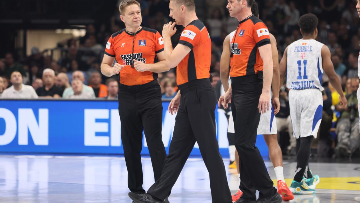 Hrvatski arbitar sudi večiti derbi!