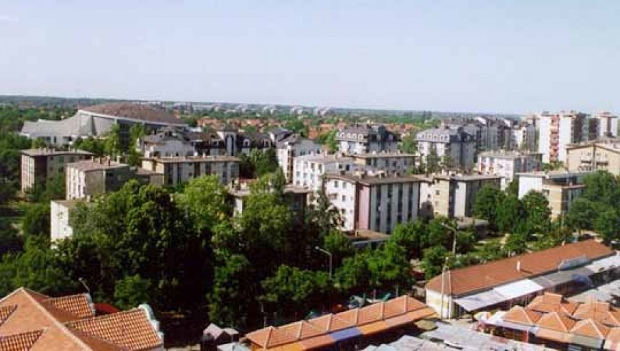 ČIŠĆENjE KANALIZACIJE U OBRENOVCU: Radovi u centru grada, kod škole i kod Kolubare