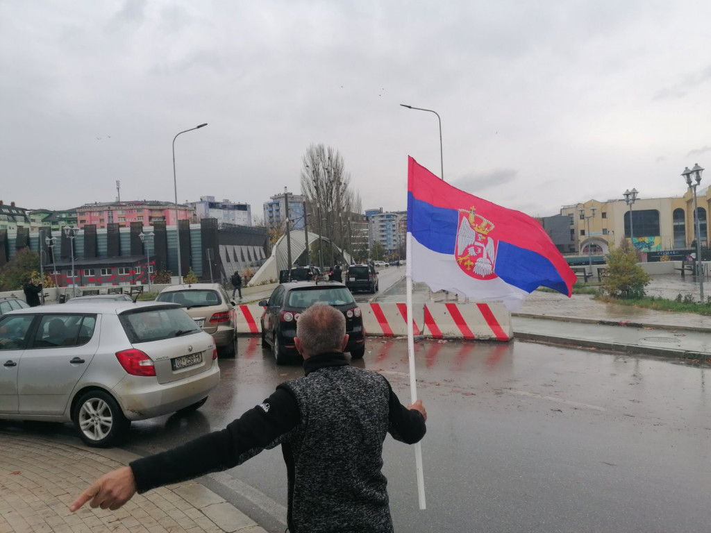 Zakon o strancima na KIM, Duško Čelić