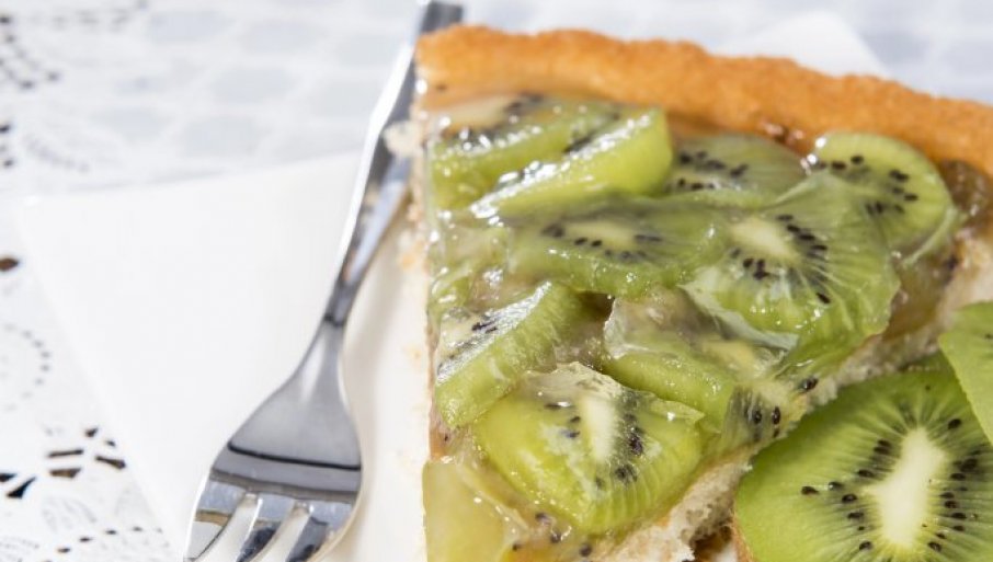 SA KIVIJEM I BANANAMA: Jogurt slatkiš