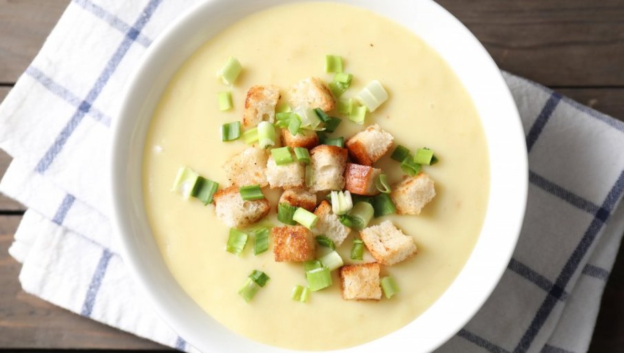 MLADI LUK ZA SNAŽAN IMUNITET: Prolećna krem čorba