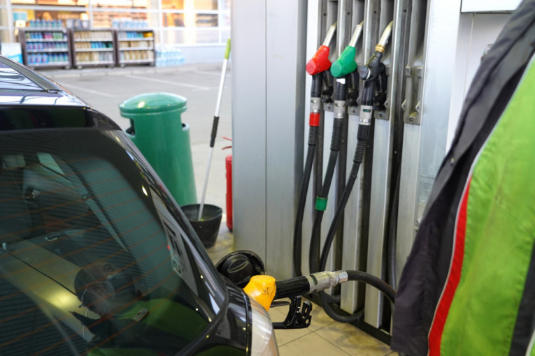 Zašto je Srbija hitno zabranila izvoz nafte, benzina i dizela?