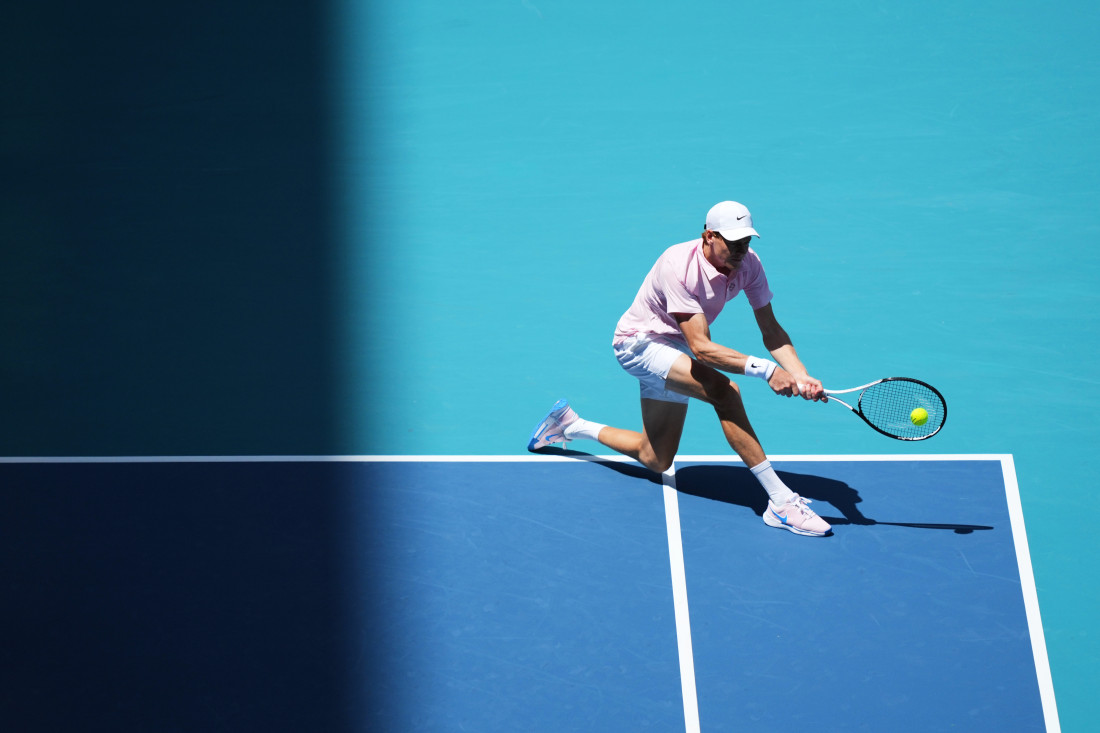 Janik Siner lako do polufinala