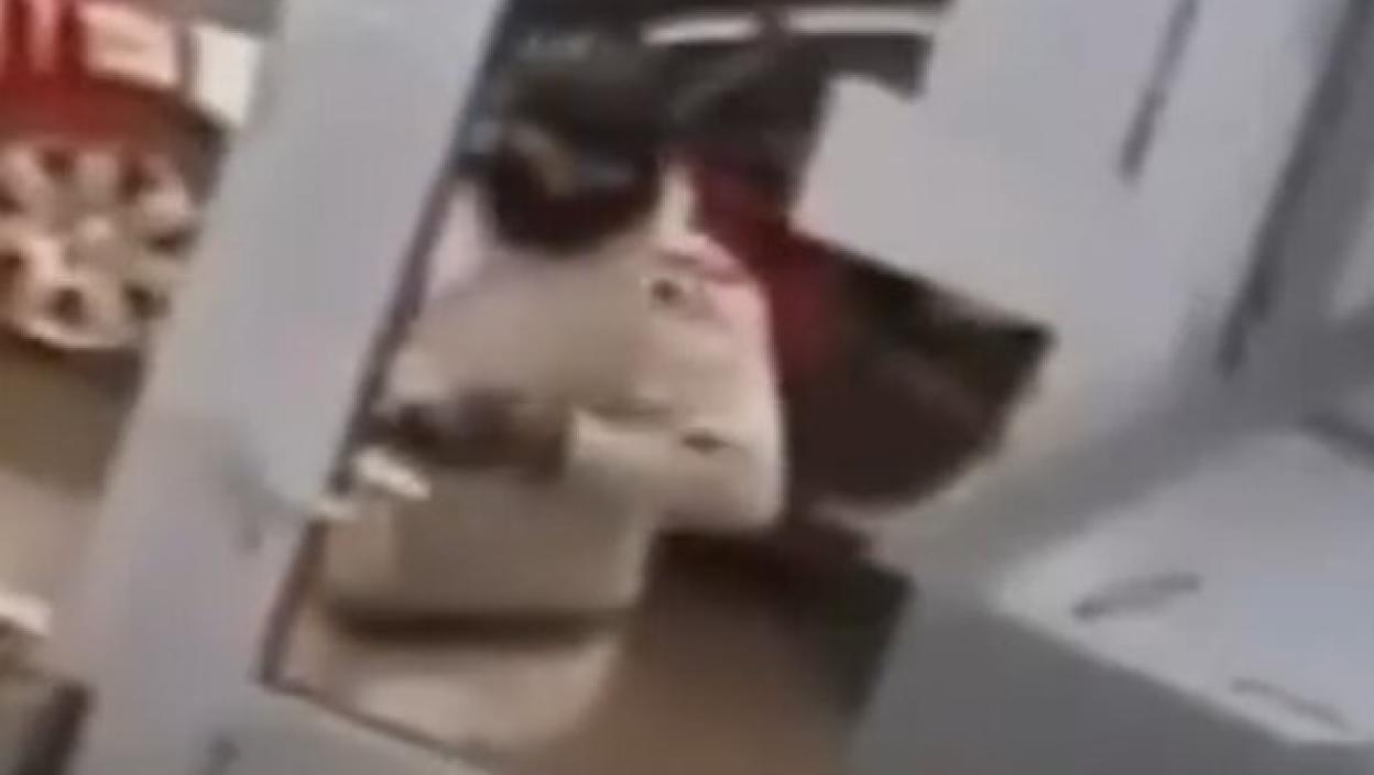 Kamere zabeležile sve, policija traga za počiniocem