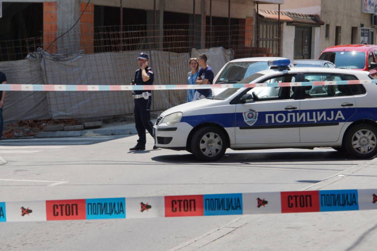 „OVDE VOZE KAO LUDI!“ Jezivi detalji saobraćajne nesreće u Nišu kada se BMW zakucao u banderu na trotoaru! (VIDEO)