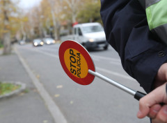 Vozač isključen iz saobraćaja zbog brzine, policija pronašla 350 boksova cigareta