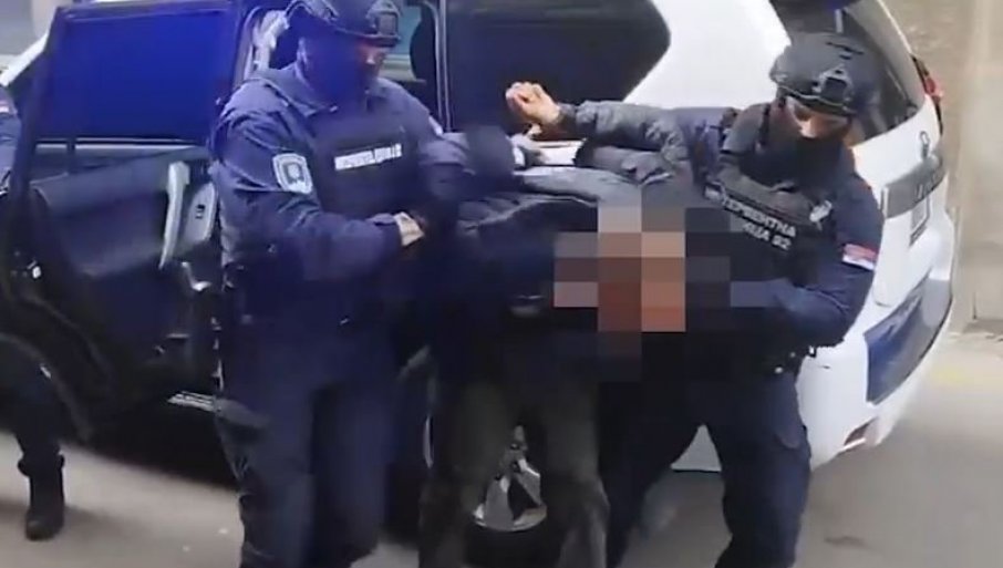 Ubio čoveka čekićem pa odšetao u tržni centar (VIDEO)