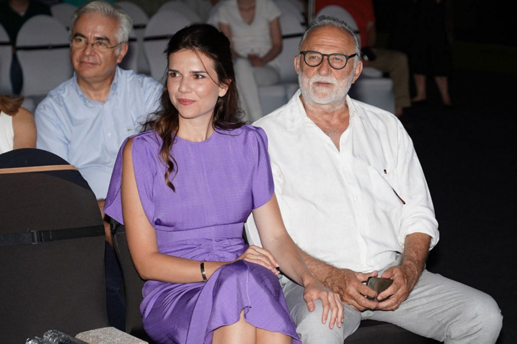 Lepa Anica sada izgleda potpuno drugačije!