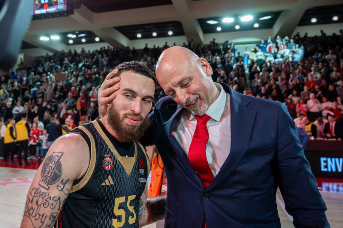 Barsa nudi Majku Džejmsu 3.000.000 evra