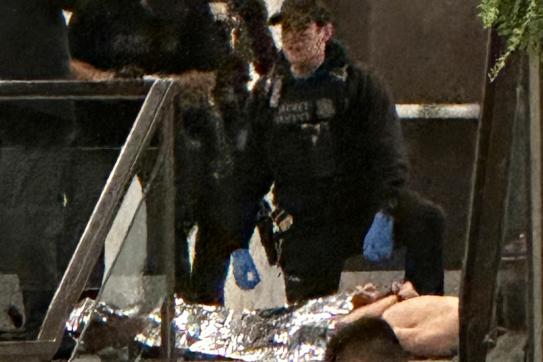 OVO JE TRAMPOV NAPADAČ! Savladan nakon pucnjave