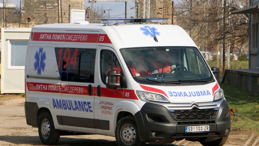Policija i hitna na terenu, uviđaj u toku