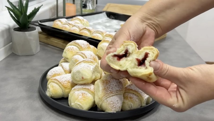 KIFLICE SA DžEMOM: Toliko su ukusne da ćete ih stalno praviti
