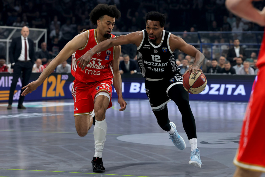 ZVEZDA U MINUSU NA POLUVREMENU: Partizan u NBA stilu, „zapalili se“ Vašington i Nvora