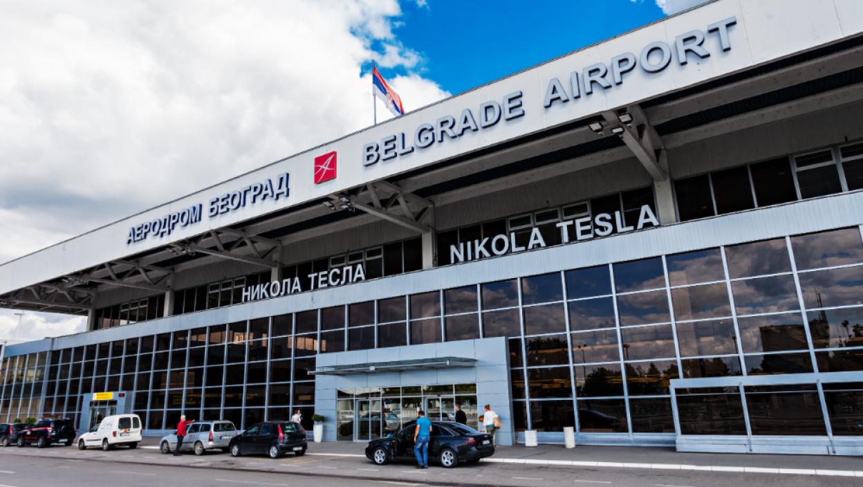Avion iz Hurgade prinudno sleteo na Aerodrom “Nikola Tesla“, isplivali detalji drame