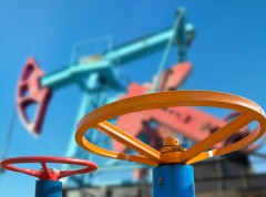 Niže cene nafte, ali tankerske kompanije i investitori čekaju detalje o primirju