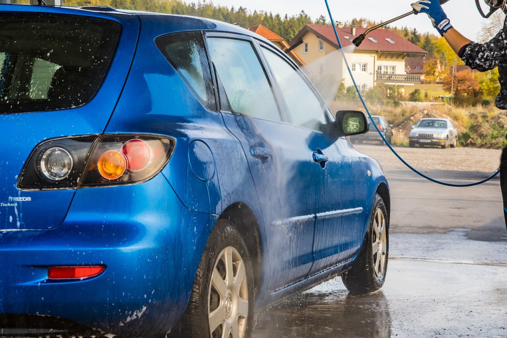 Da li su skupi programi pranja automobila zaista bolji?