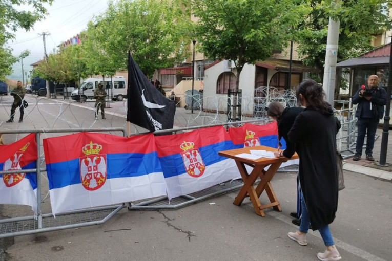 „ZAUSTAVITI UGROŽAVANJE PRAVA SRBA NA KIM“! Švajcarski parlamentarci skočili da brane naš narod