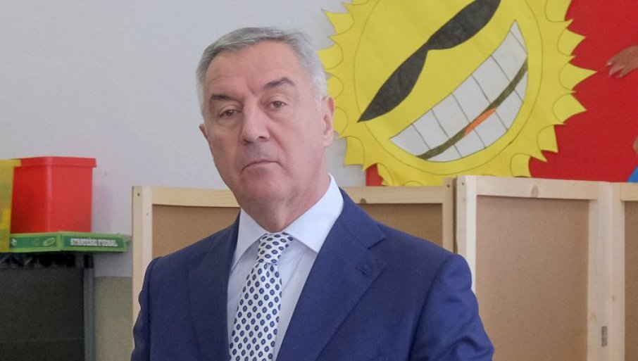 Milo Đukanović prekršio Zakon, nije prijavio 11 komada vatrenog oružja